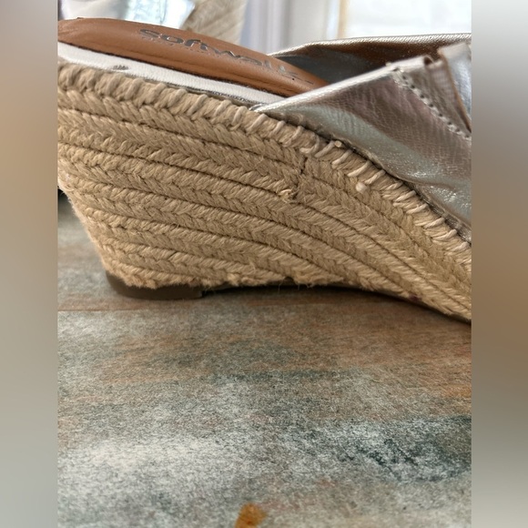 NWOT Softwalk Hasting sandal, silver, tan jute wedge heel, women’s size 9. - Picture 13 of 14